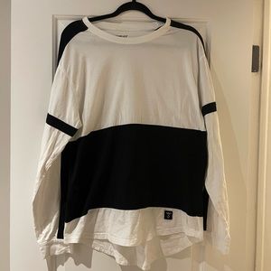 Men’s Long t shirt size medium